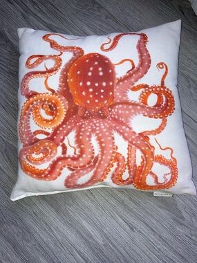 POTTERY BARN Octopus La Paz Octopus Outdoor Indoor Nautical Pillow 20 x 20 inch